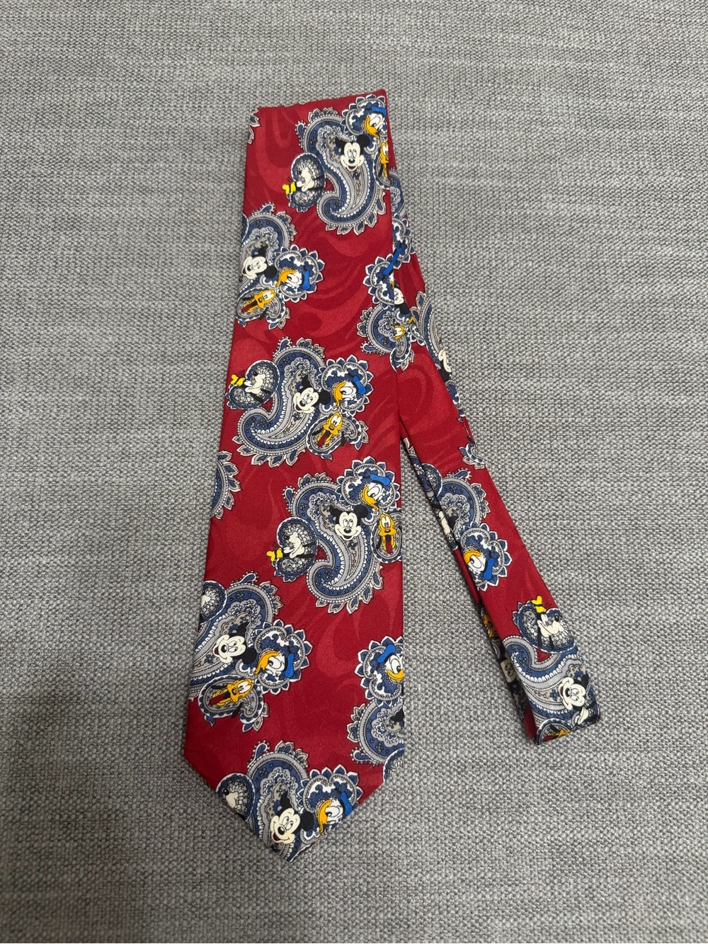 Disney Mickey Unlimited Tie Mickey Minnie Donald Goofy Pluto Paisley Red Novelty